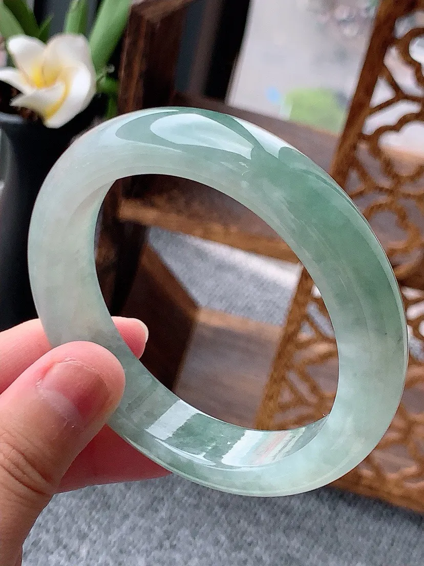 a货翡翠老坑晴底正装正圈手镯56-57圈口 尺寸56×13×8.5mm 重量67.65g 0613