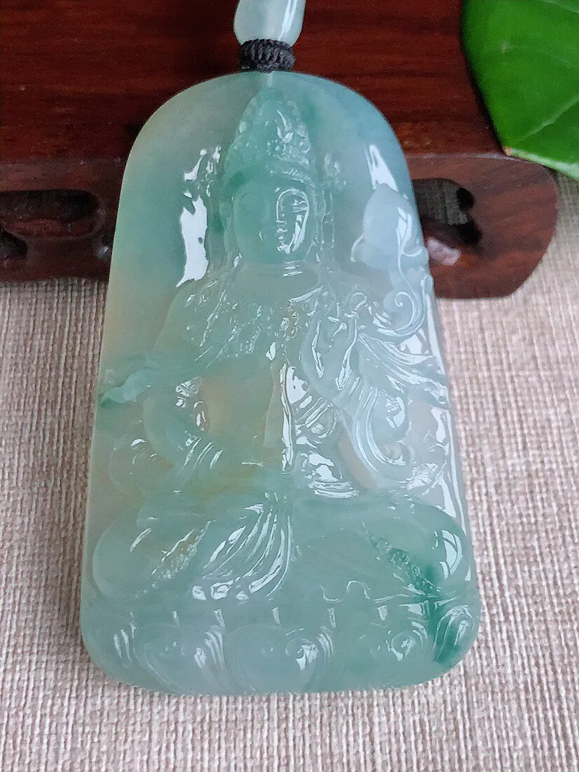 a货翡翠老坑冰种飘黄翡飘花一刀切大势至菩萨吊坠 尺寸68.2×41×8.4mm 重量55.44g 0
