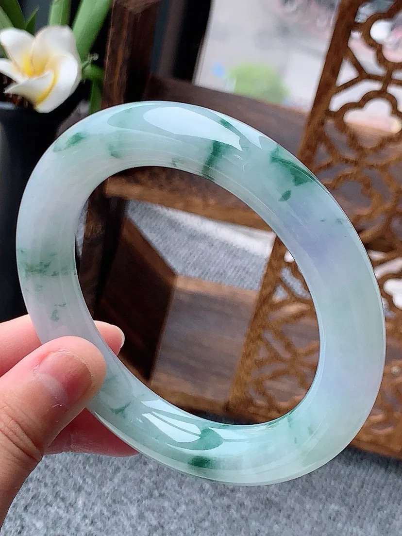 a货翡翠老坑紫罗兰飘花胖圆条手镯63-64大圈口  尺寸63.3×12.6mm 重量104.79g 