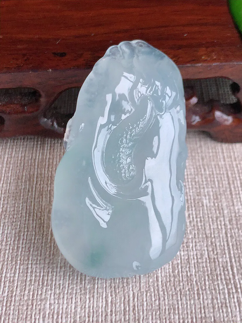 a货翡翠老坑冰种飘花龙牌吊坠 尺寸49.6×26.6×12mm 重量26.36g 0614