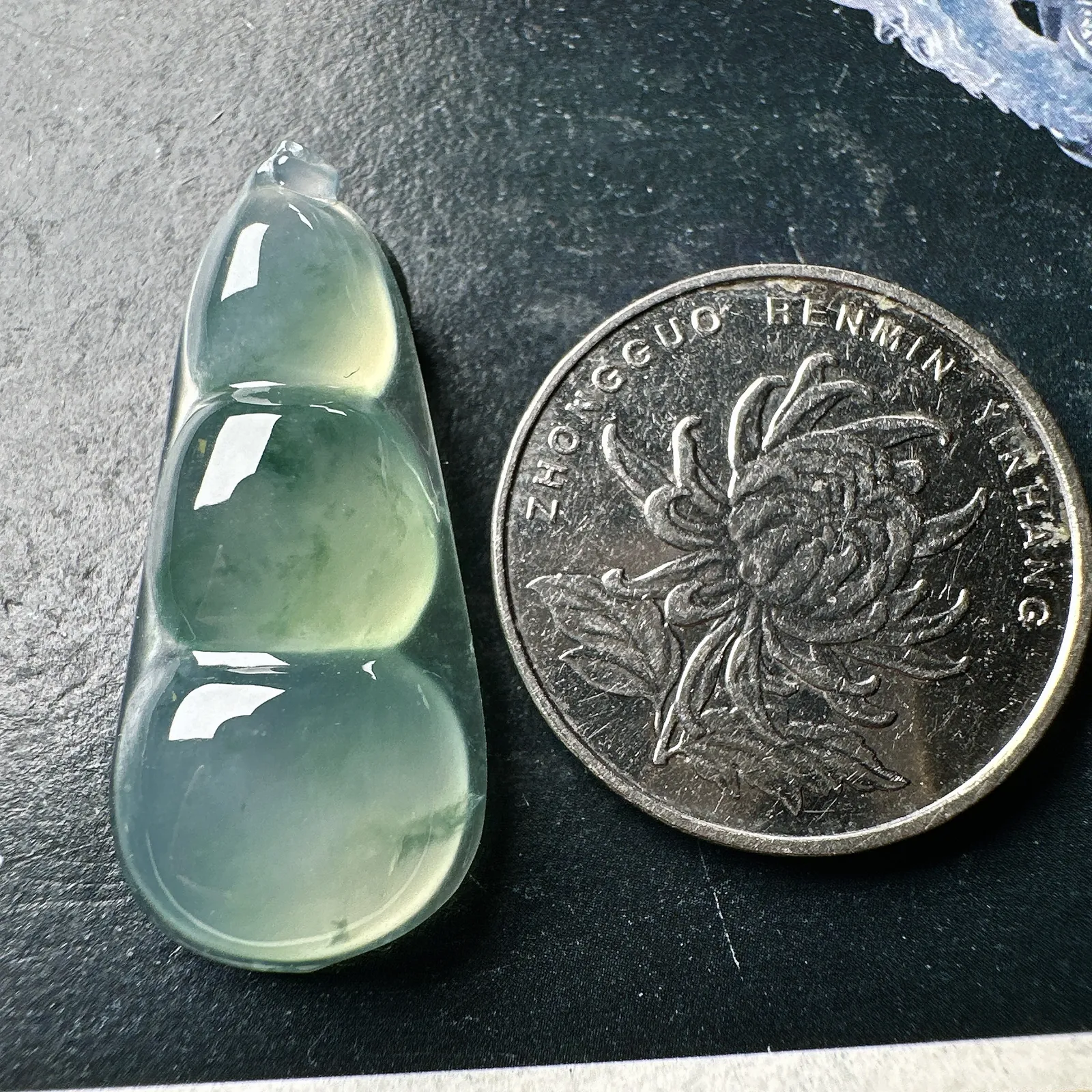 【冰种飘花福豆】多子多福，晶莹剔透，冰感十足，通透闪亮