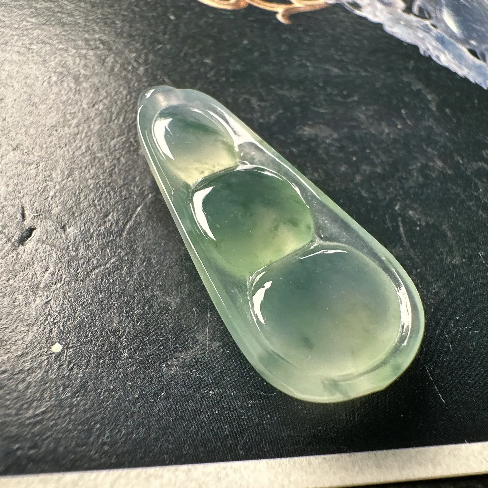 【冰种飘花福豆】多子多福，晶莹剔透，冰感十足，通透闪亮
