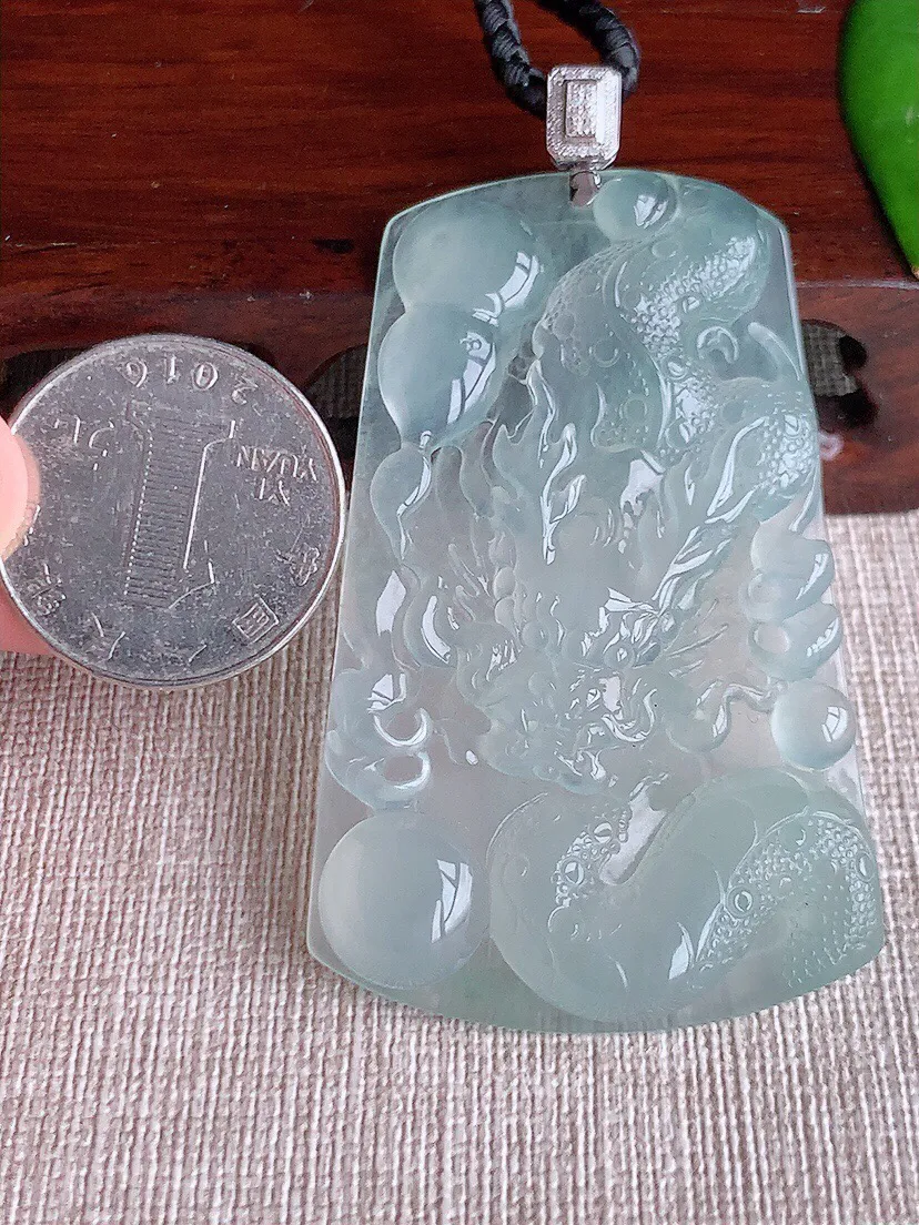 a货翡翠老坑高冰种18K金伴钻镶嵌晴水龙牌吊坠 尺寸68×60.8×38.2×5.5mm 重量33.16g 0614