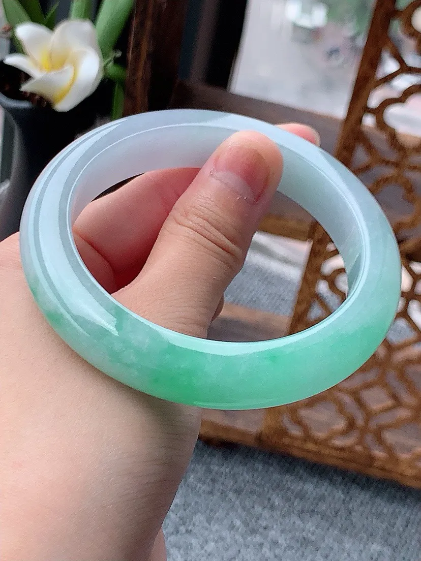 a货翡翠老坑飘绿厚装正装正圈手镯60-61大圈口 尺寸60×12×9.8mm 重量78.70g 0613