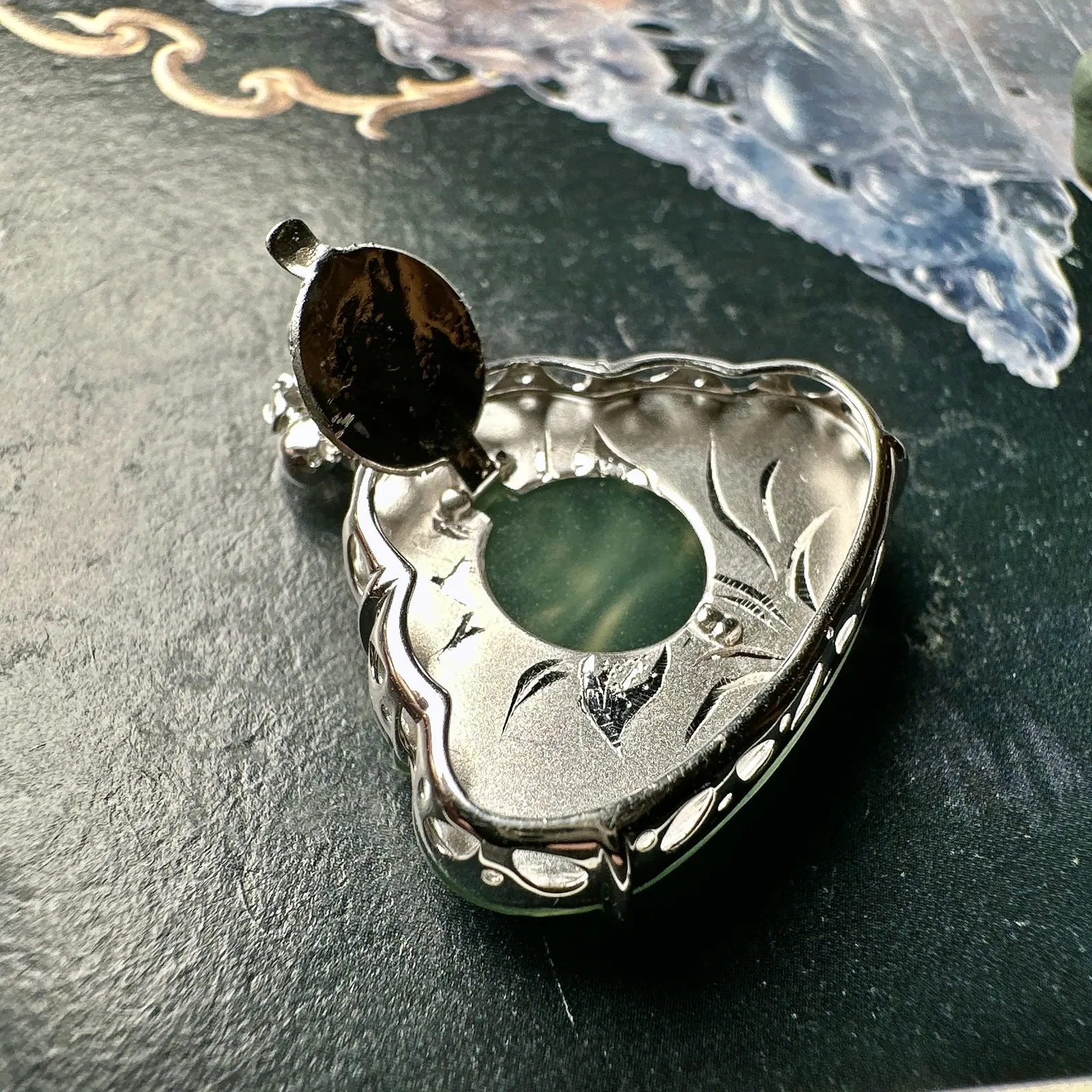 【冰种晴底正装佛公】质地细腻，起胶感，晶莹剔透，冰感十足，通透闪亮，18k金钻镶嵌，裸石尺寸19*25.8*5毫米