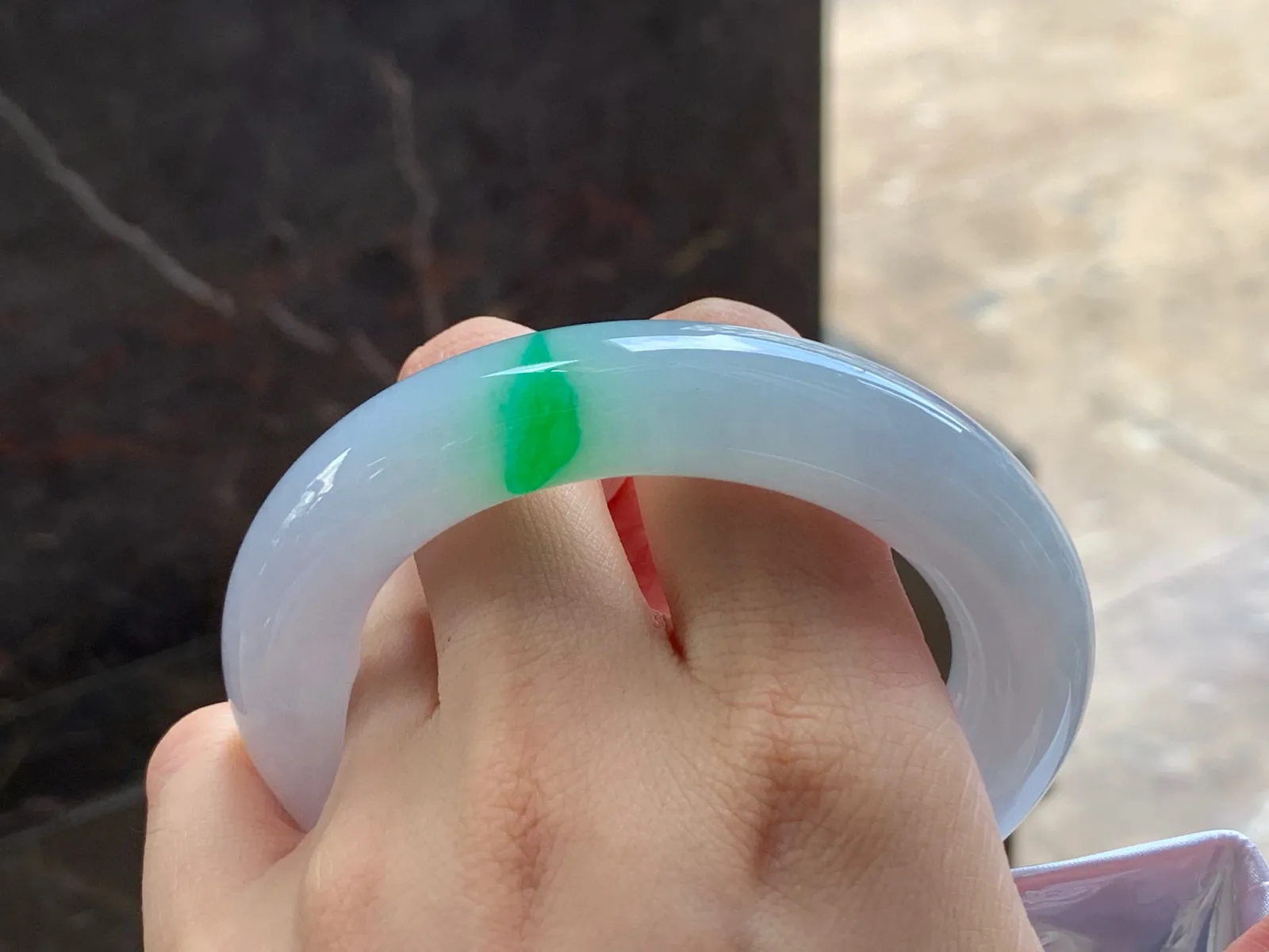 带色福镯
水润清爽 56/13mm