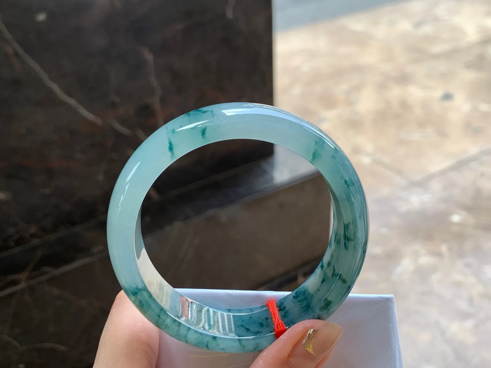 冰宽版飘花手镯
清爽57.6/17.6/8.6mm