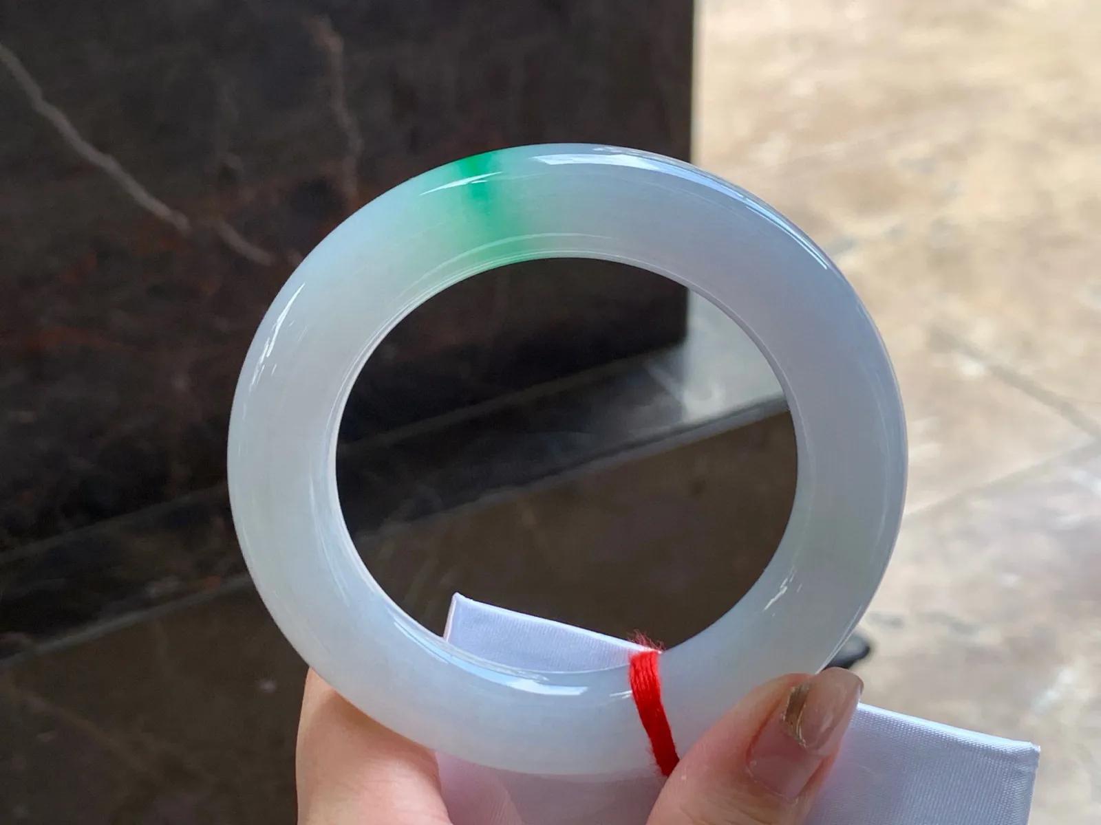 带色福镯
水润清爽 56/13mm