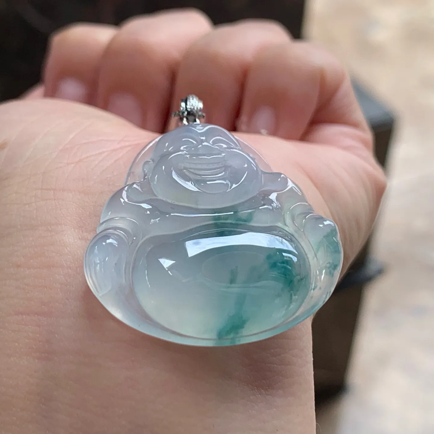 冰种飘花坐佛
大气 金扣