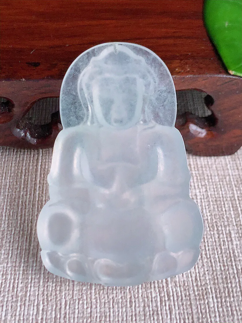 a货翡翠老坑冰种一刀切白月光正装观音吊坠 尺寸49×32.6×5.6mm 重量16.00g 0614