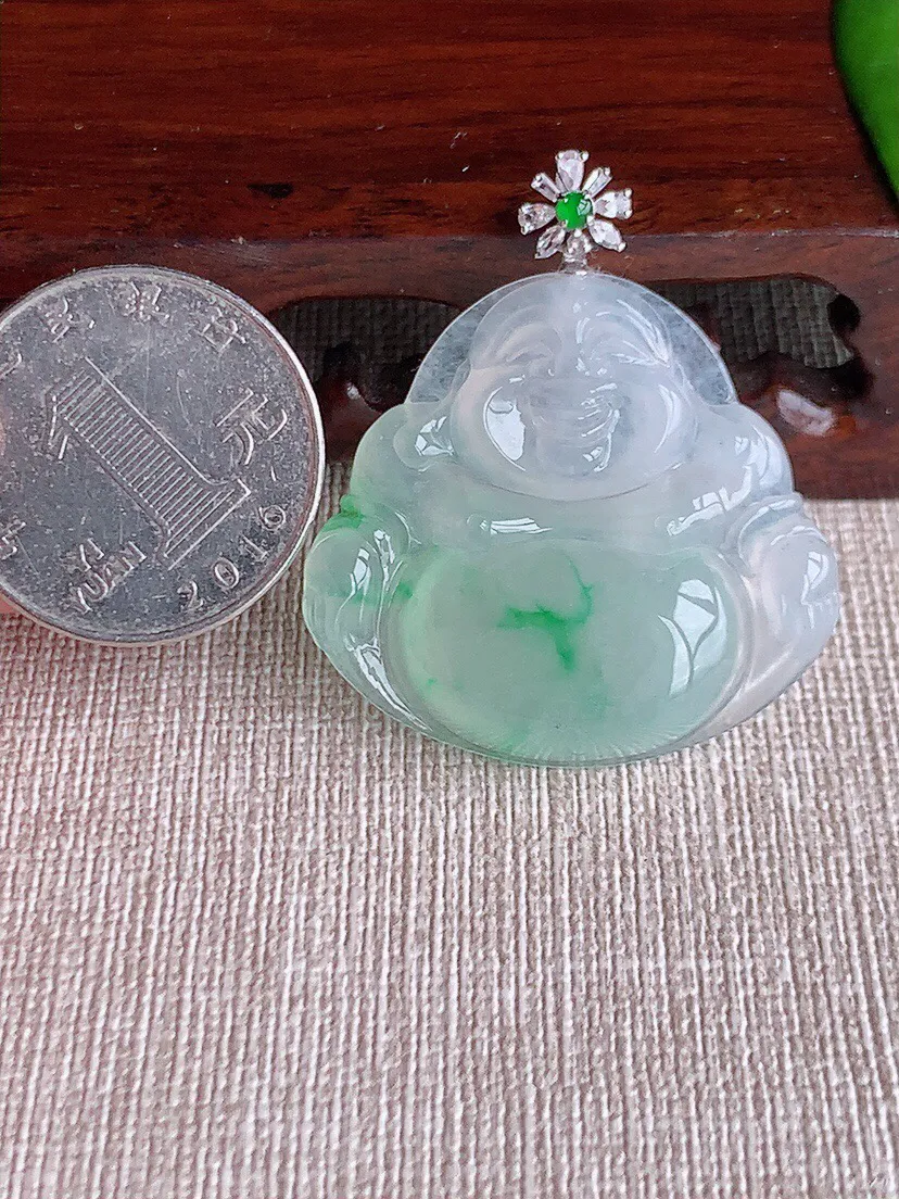a货翡翠老坑冰种18K金伴钻镶嵌飘绿佛公吊坠 尺寸39.5×32×34.8×5.6mm 重量10.72g 0614