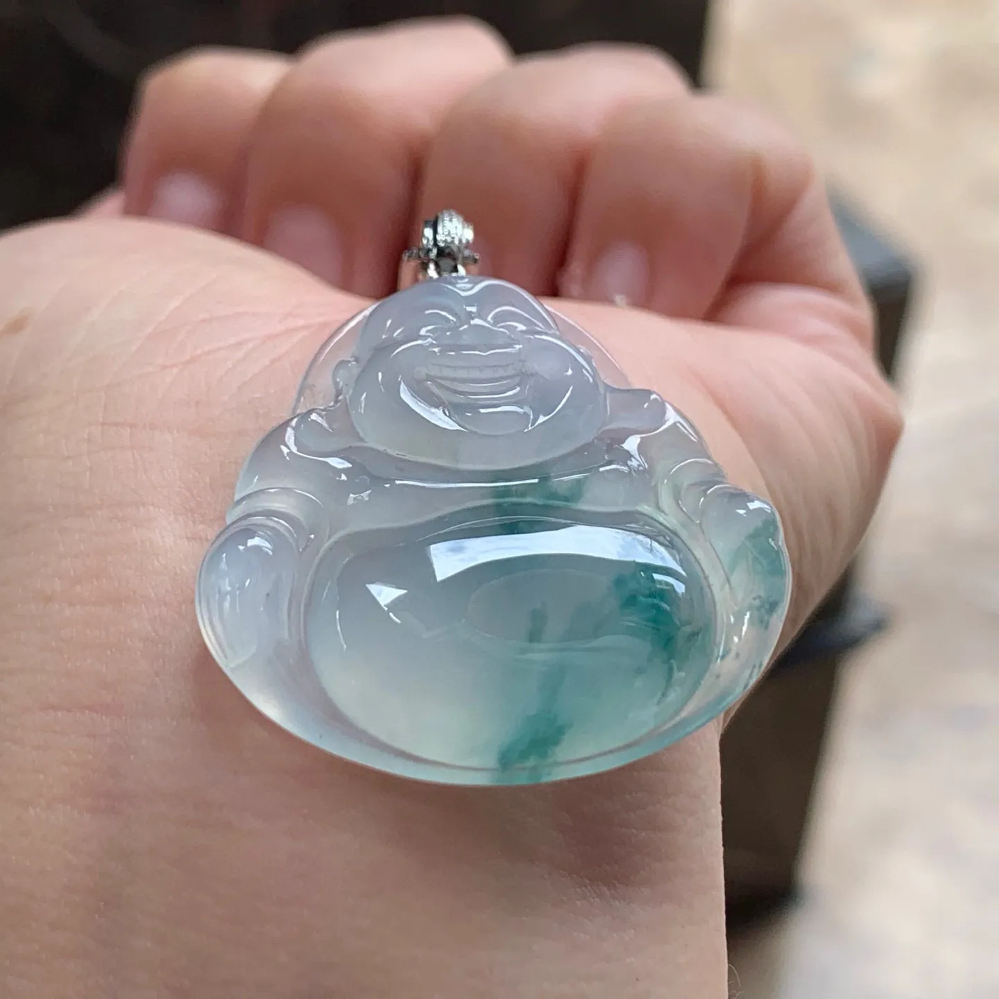 冰种飘花坐佛
大气 金扣