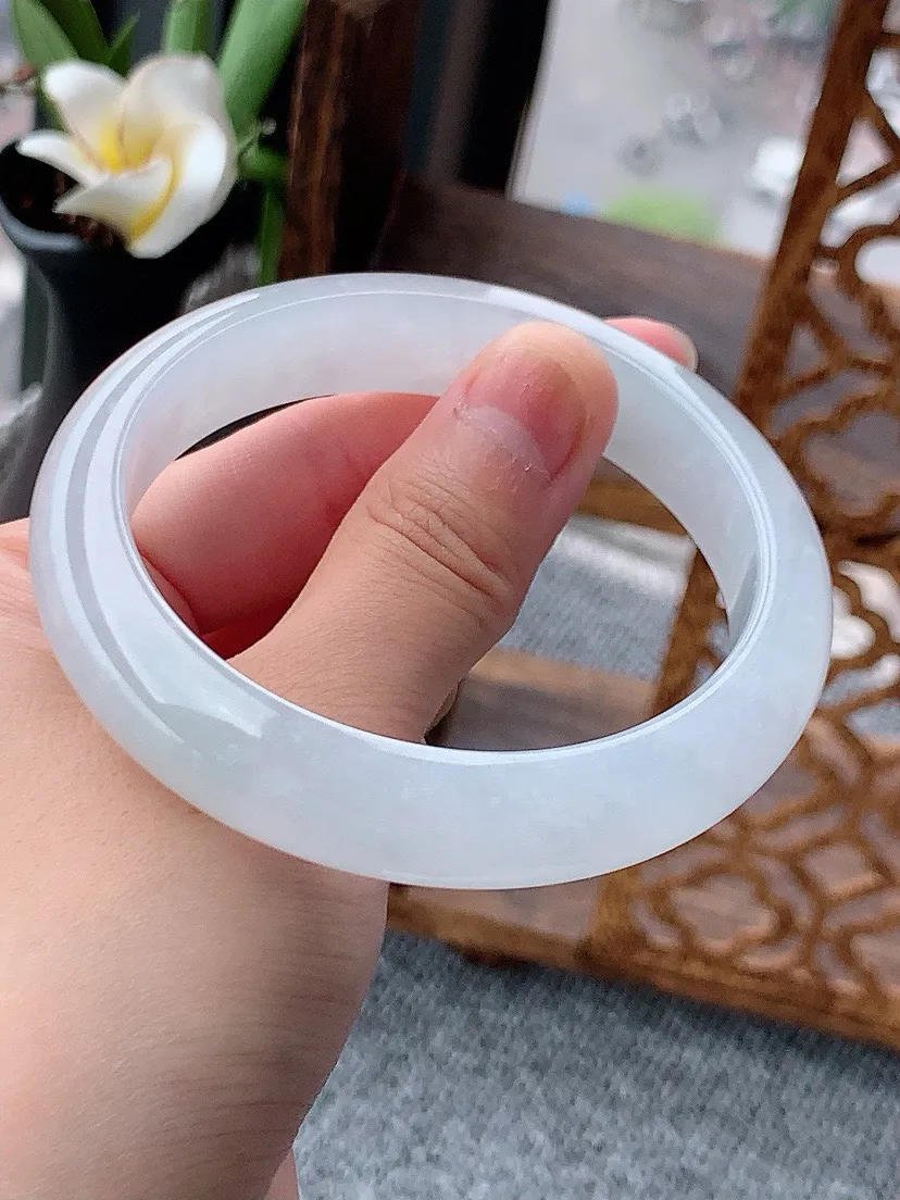 a货翡翠老坑白月光正装正圈手镯58-59圈口 尺寸58.3×12.7×8mm 重量60.59g 0613