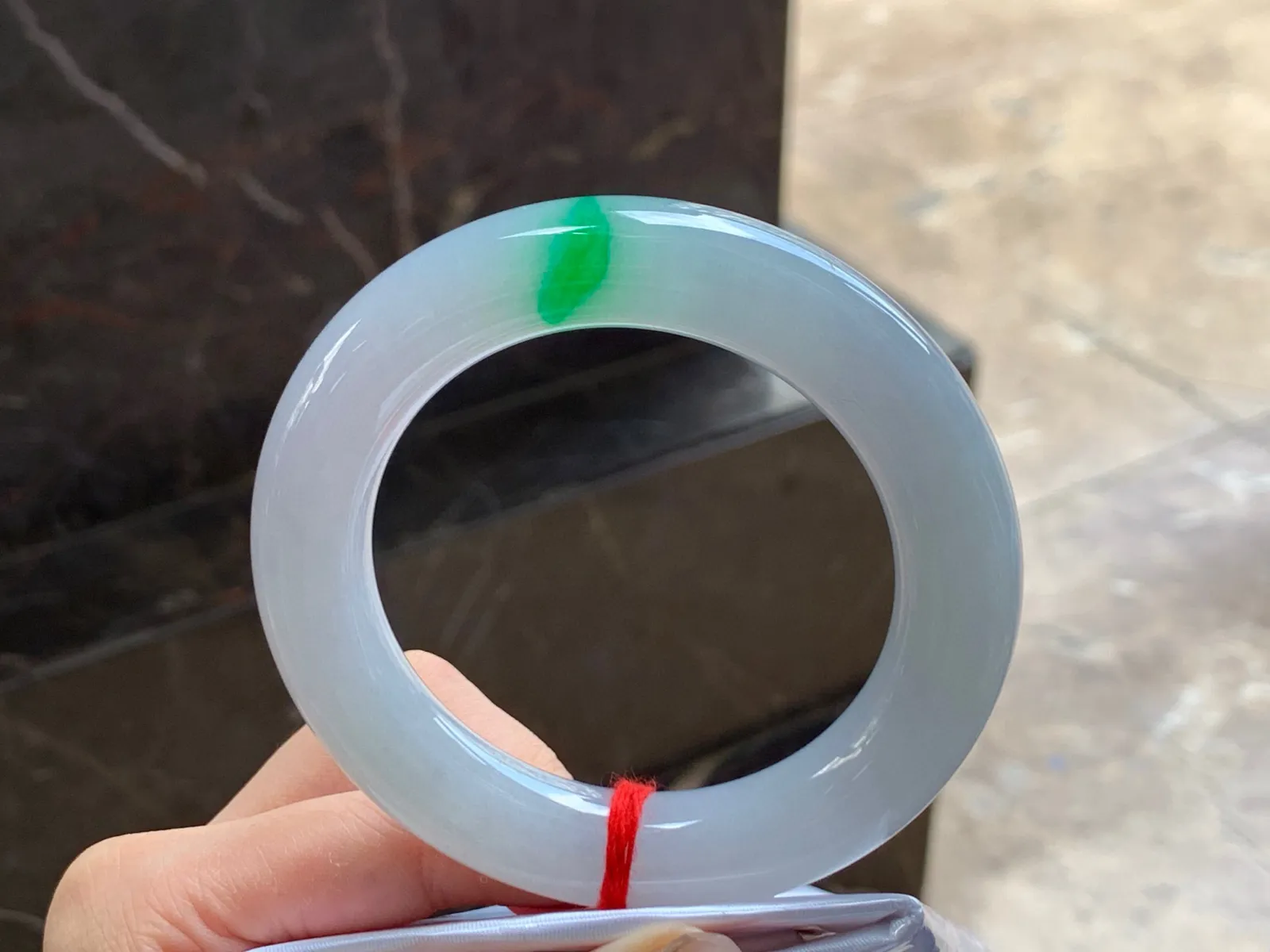 带色福镯
水润清爽 56/13mm