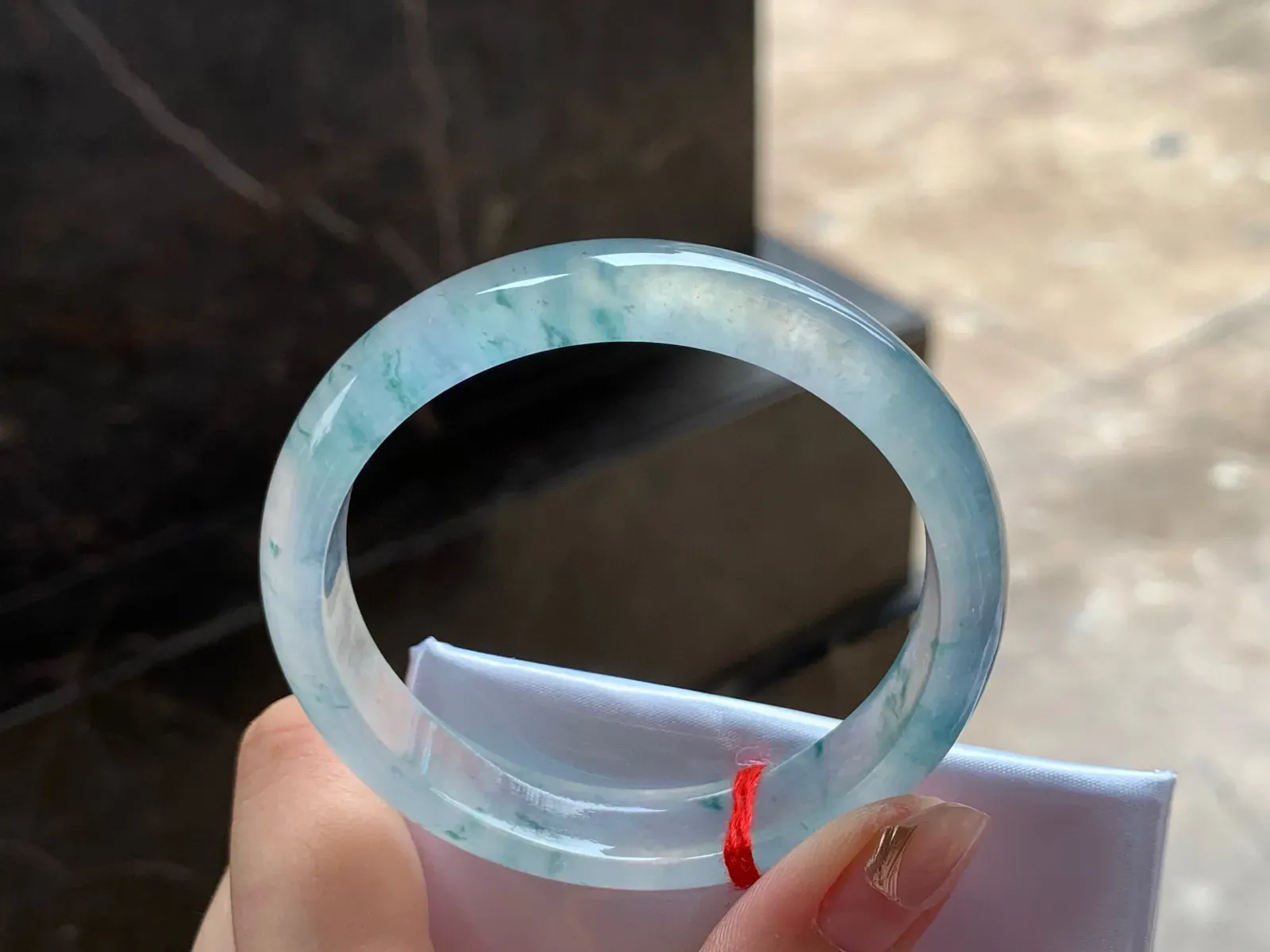 冰种飘花手镯
种老52/11/6.5mm