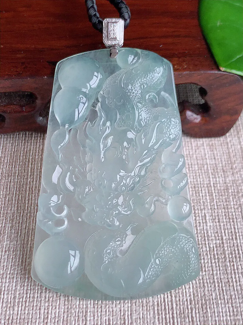 a货翡翠老坑高冰种18K金伴钻镶嵌晴水龙牌吊坠 尺寸68×60.8×38.2×5.5mm 重量33.