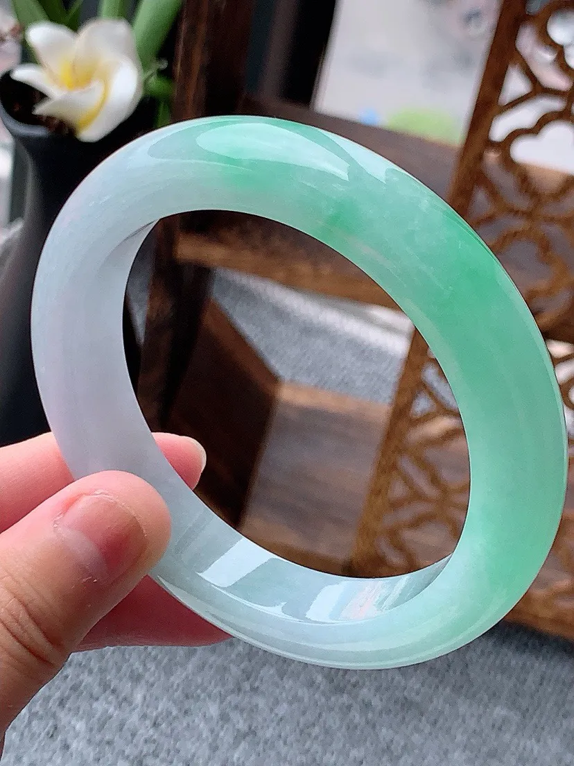 a货翡翠老坑飘绿厚装正装正圈手镯60-61大圈口 尺寸60×12×9.8mm 重量78.70g 0613