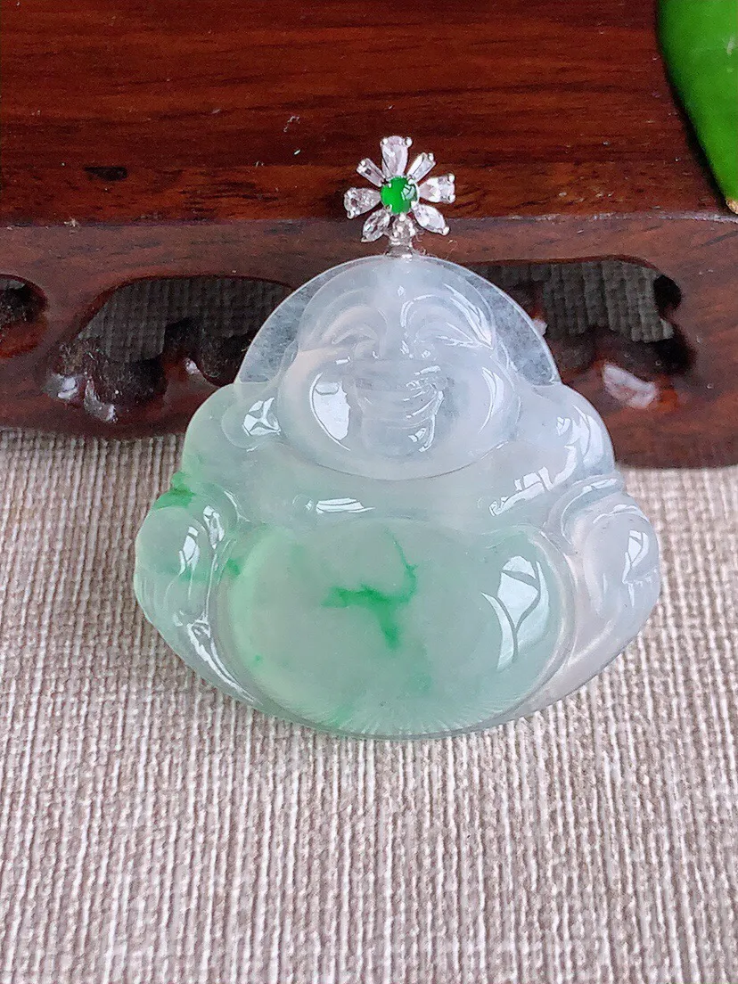 a货翡翠老坑冰种18K金伴钻镶嵌飘绿佛公吊坠 尺寸39.5×32×34.8×5.6mm 重量10.72g 0614