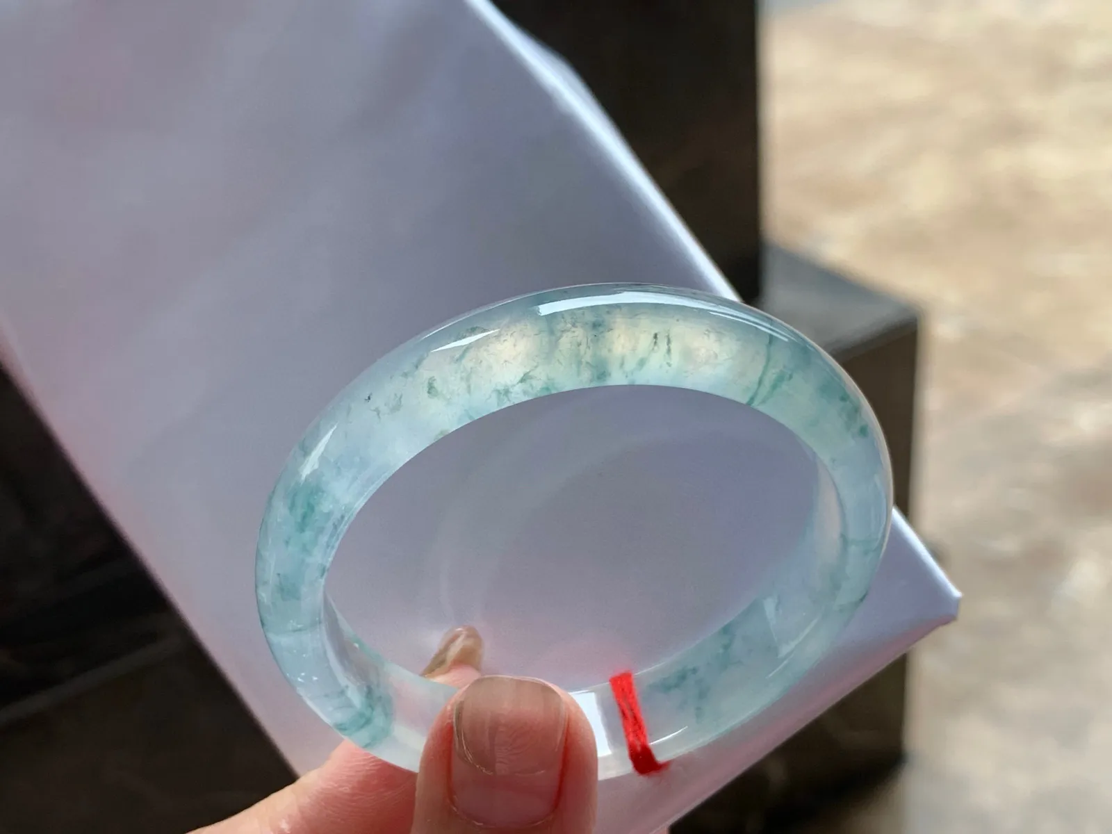 冰种飘花手镯
种老52/11/6.5mm