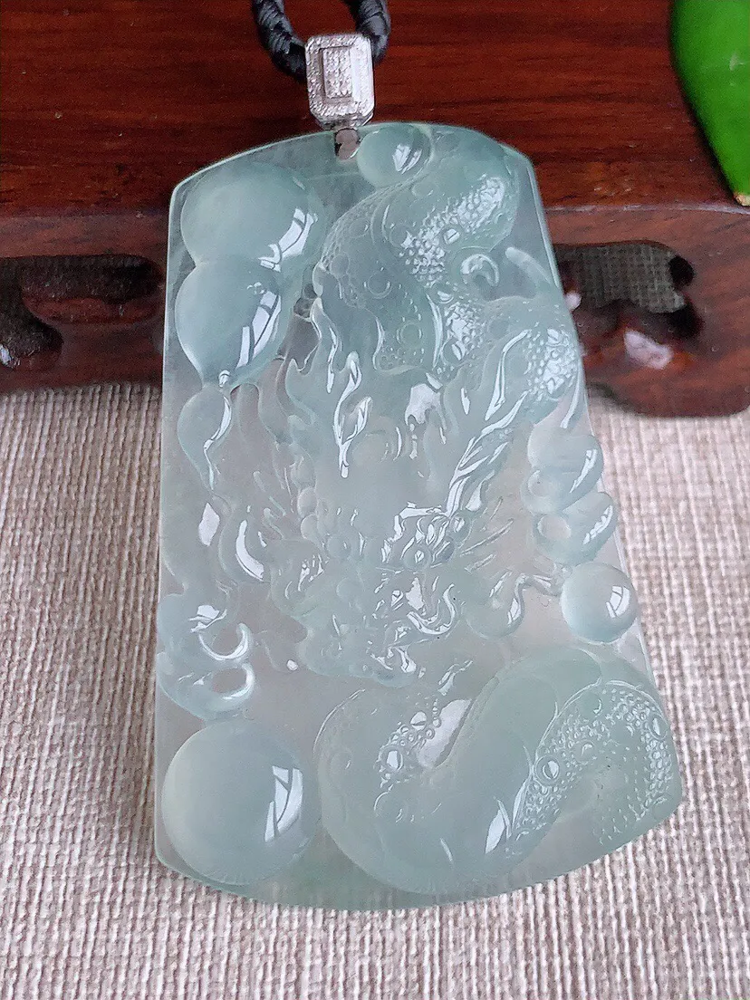 a货翡翠老坑高冰种18K金伴钻镶嵌晴水龙牌吊坠 尺寸68×60.8×38.2×5.5mm 重量33.16g 0614
