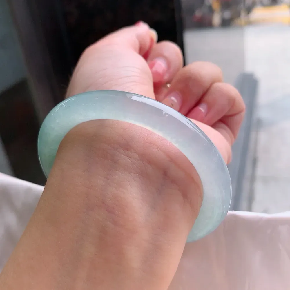 圆条冰玻种 无瑕 尺寸:53.5/8.5/9 种水好