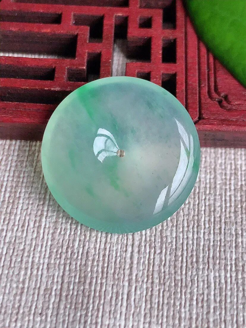 a货翡翠老坑冰种飘绿平安扣吊坠 尺寸25×5mm 重量6.72g 0614