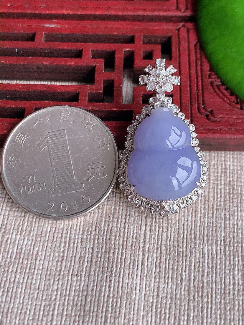 a货翡翠老坑冰种18K金伴钻镶嵌紫罗兰葫芦吊坠 尺寸32.3×18.4×12.2裸石17.8×14.5mm 重量7.00g 0614