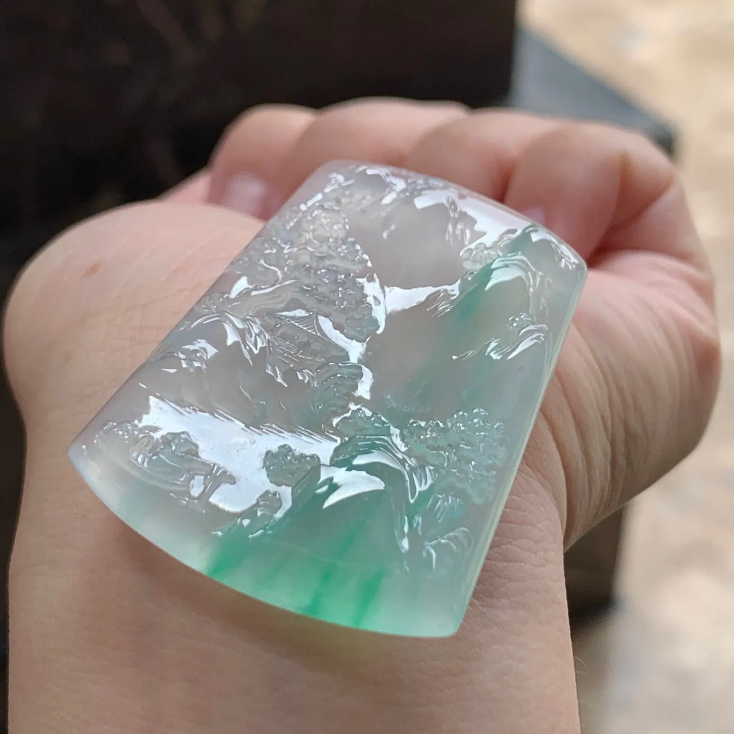 冰种色花山水牌
花色漂亮 种老