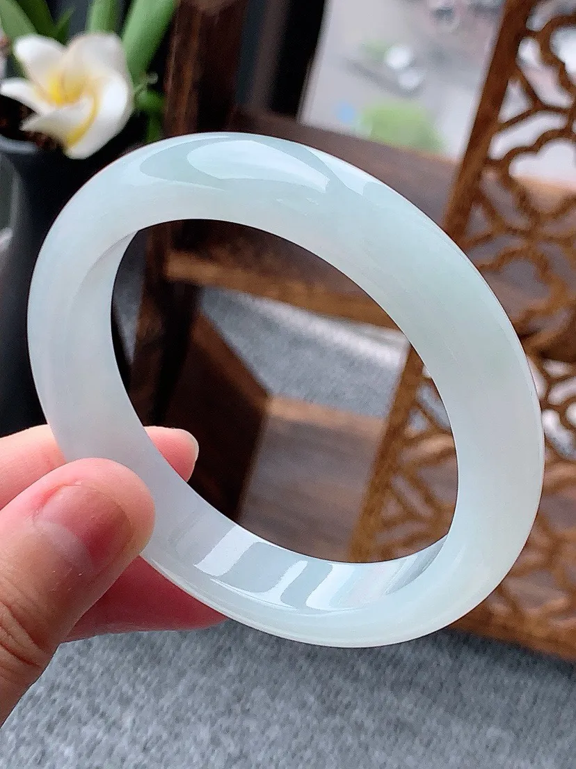 a货翡翠老坑冰种白月光正装正圈手镯56-57圈口 尺寸56×12×8mm 重量55.94g 0613