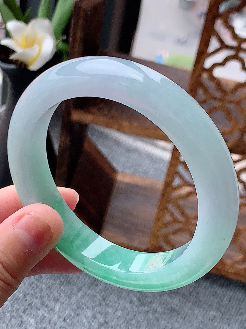 a货翡翠老坑飘绿厚装正装正圈手镯60-61大圈口 尺寸60×12×9.8mm 重量78.70g 0613