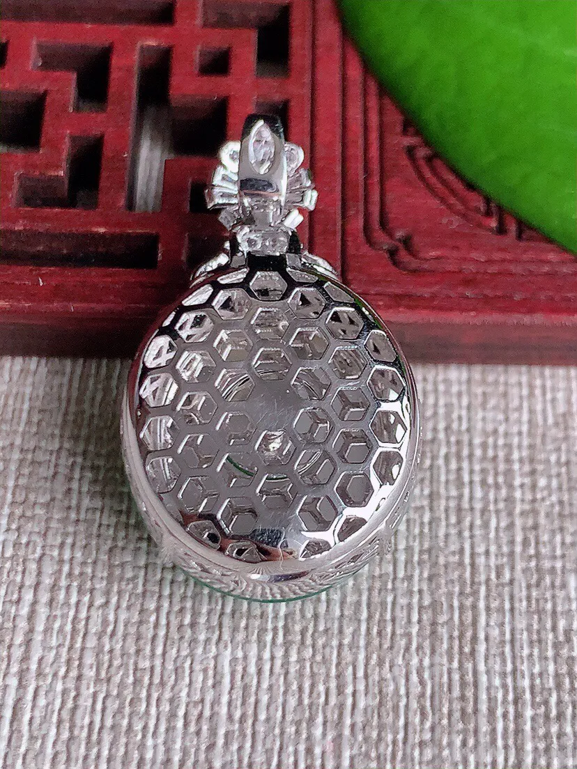 a货翡翠老坑冰种18K金伴钻镶嵌满绿蛋面吊坠 尺寸32×21×18.8×12.5mm 重量9.78g 0614