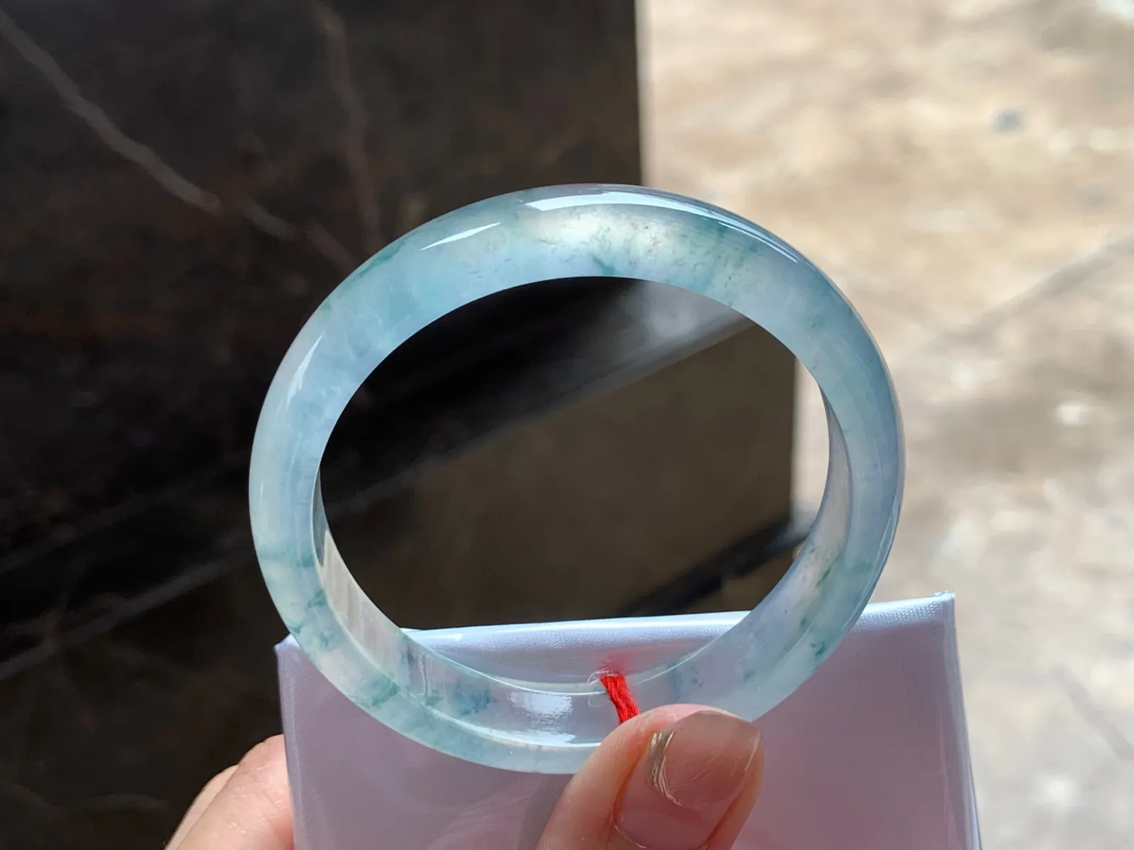 冰种飘花手镯
种老52/11/6.5mm