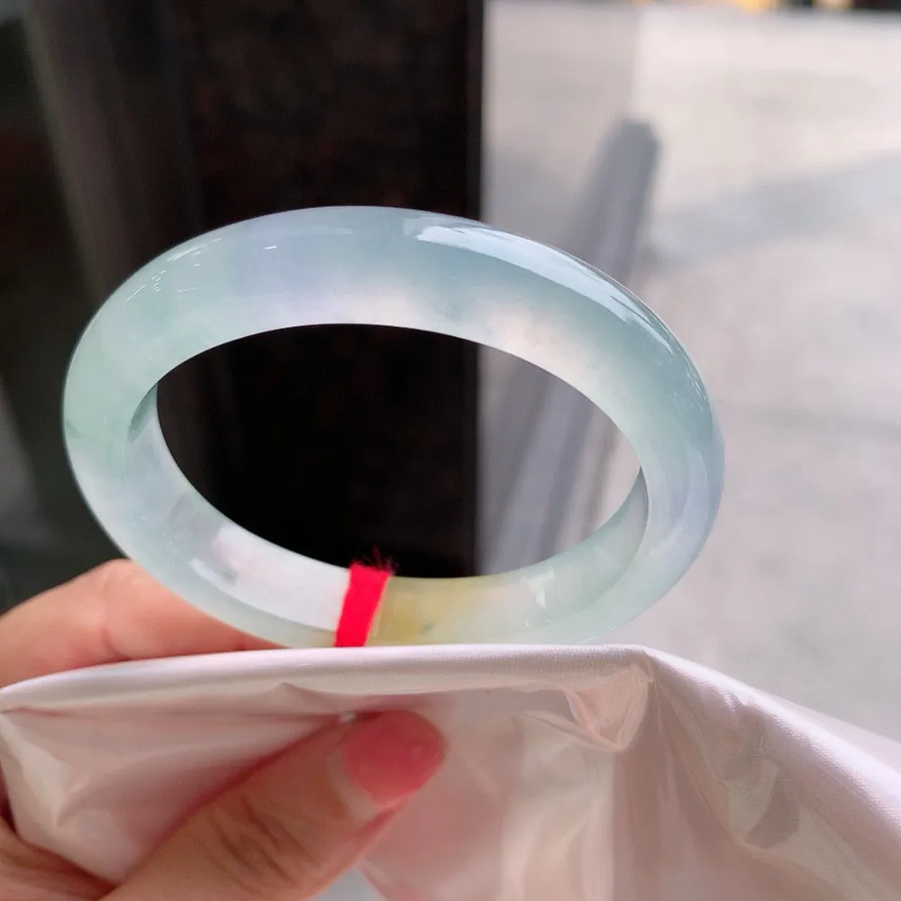 贵妃冰玻黄翡 无瑕 尺寸:55.3/48.2/11.1/8.2 种色俱佳