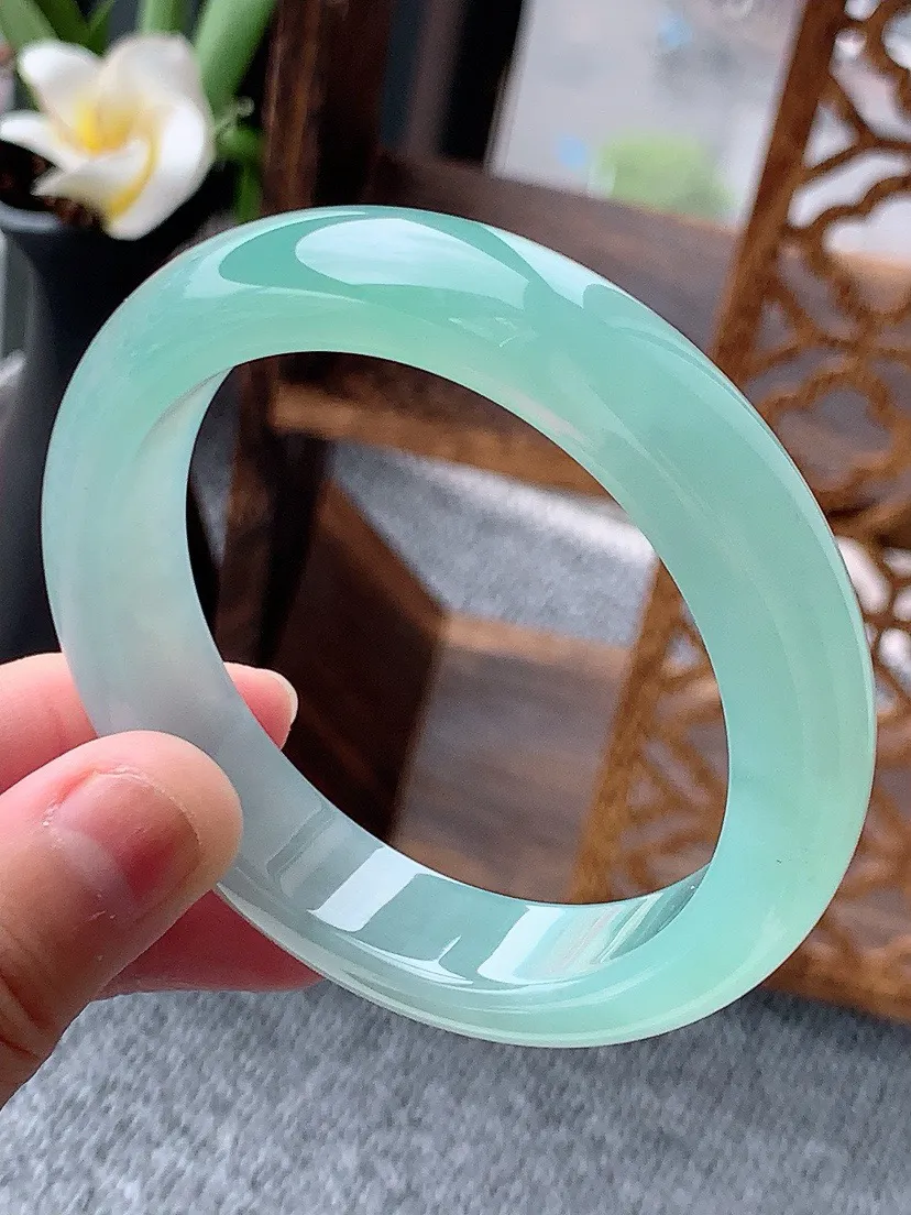 a货翡翠老坑晴水正装正圈手镯55-56圈口 尺寸55.5×12.5×8.5mm 重量63.13g 0613 A69
