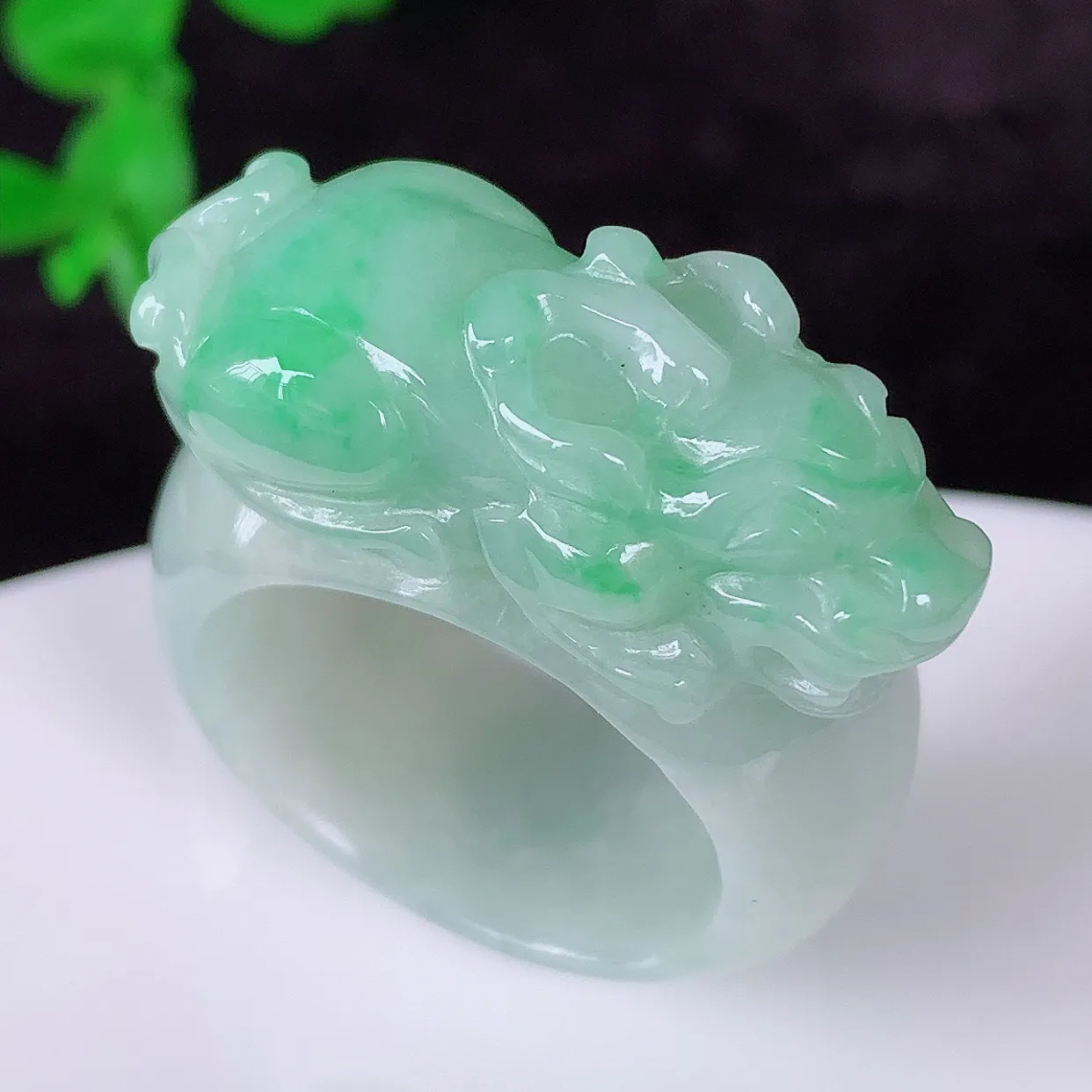 自然光实拍，冰润冰糯种飘绿翡翠招财貔貅扳指20.5mm内径翡翠扳指，冰润指环，玉扳指，财源滚滚，玉质细腻起胶，22圈口，种水好！#1.14