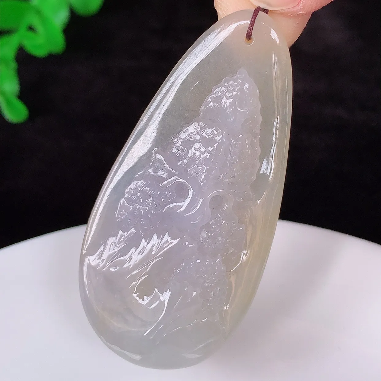 自然光实拍，冰润冰黄翡翡翠山水牌吊坠，翡翠山水，立体生动形象，山水素材布局合理，意境感佳，佩戴上身效果更高贵 #60.14