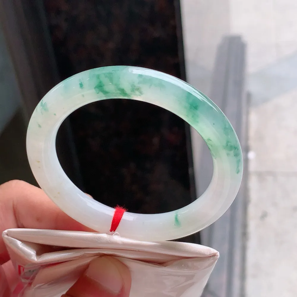 圆条高冰飘花 无瑕 尺寸:54.2/10 花美 种水好🥰🥰