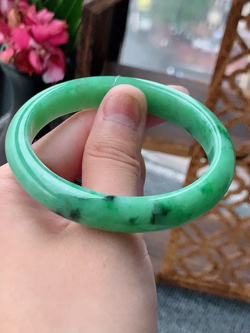a货翡翠老坑满绿贵妃手镯56-57圈口 尺寸56.5×51×11.2×6.7mm 重量43.35g 0614