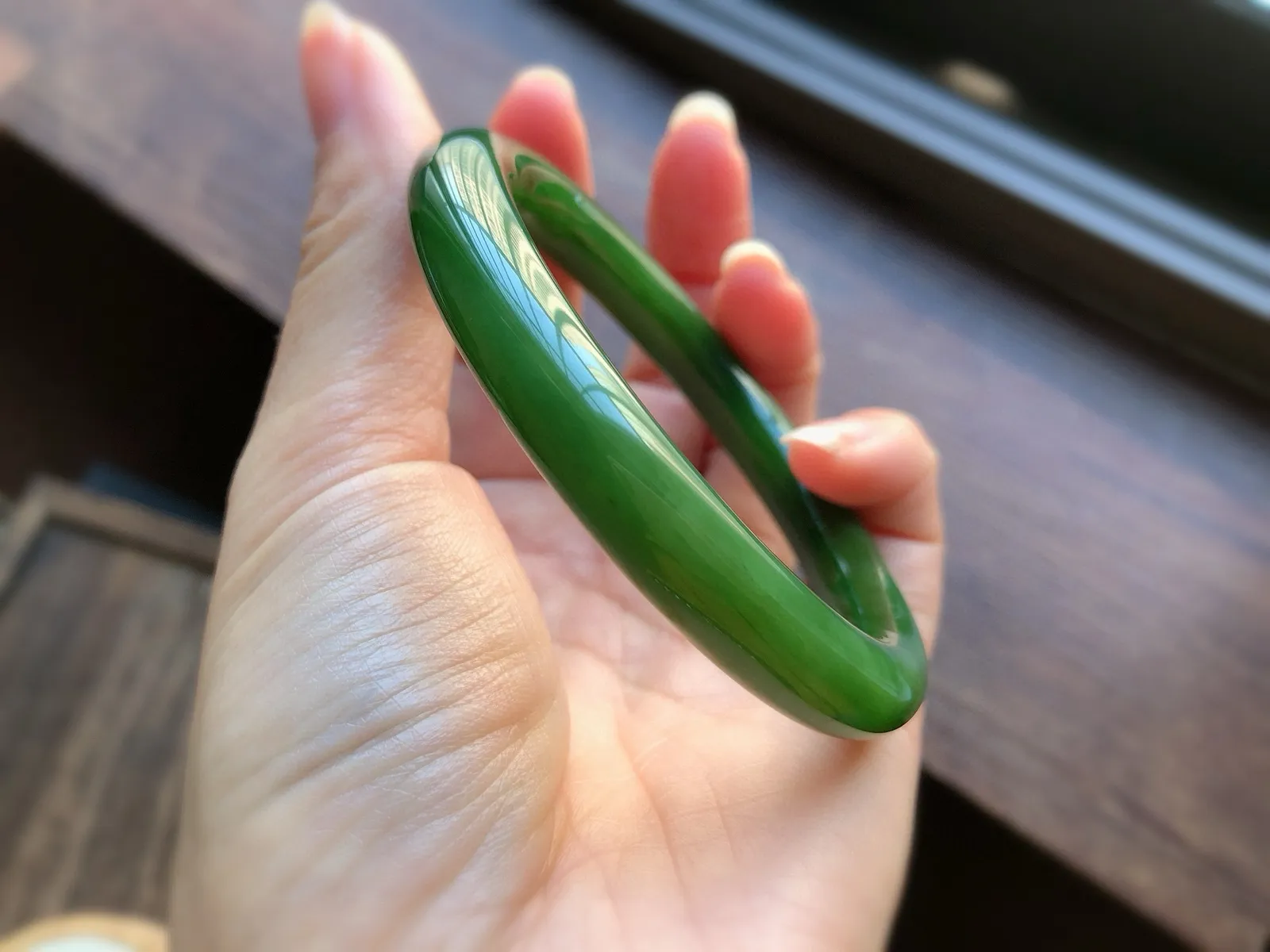 圈口58.5 尺寸9.7*9.5 天然和田玉 碧玉手镯，超美菠菜绿，老坑料， 色辣绿，质地温润