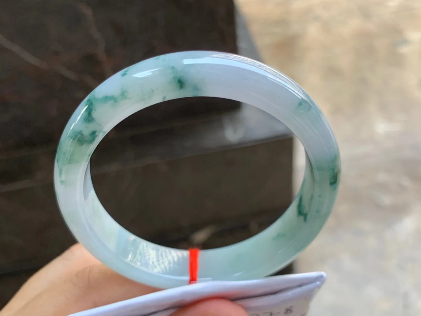 59-12.5-8mm
飘花手镯 底子细腻  带点淡粉底 很漂亮