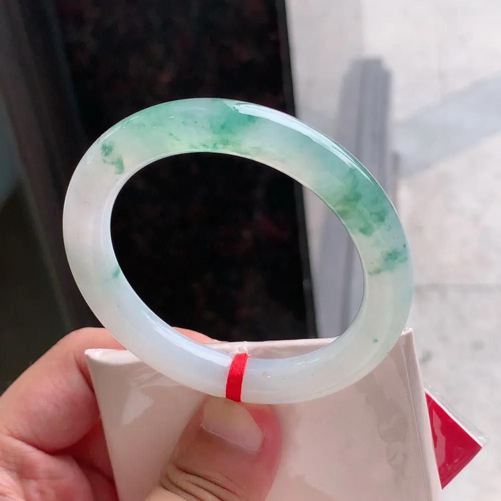 圆条高冰飘花 无瑕 尺寸:54.2/10 花美 种水好🥰🥰