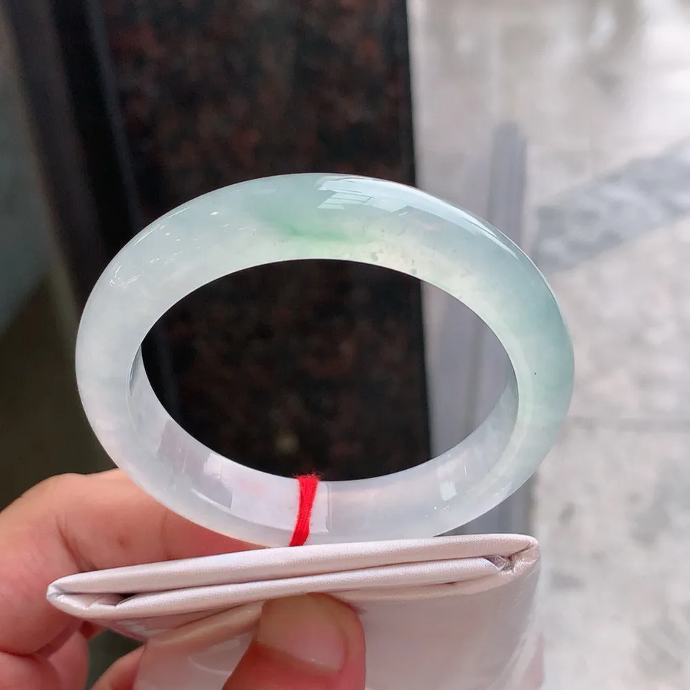 正圈冰玻阳绿 无瑕 尺寸:54.2/11.8/8.1 种色俱佳🥰🥰