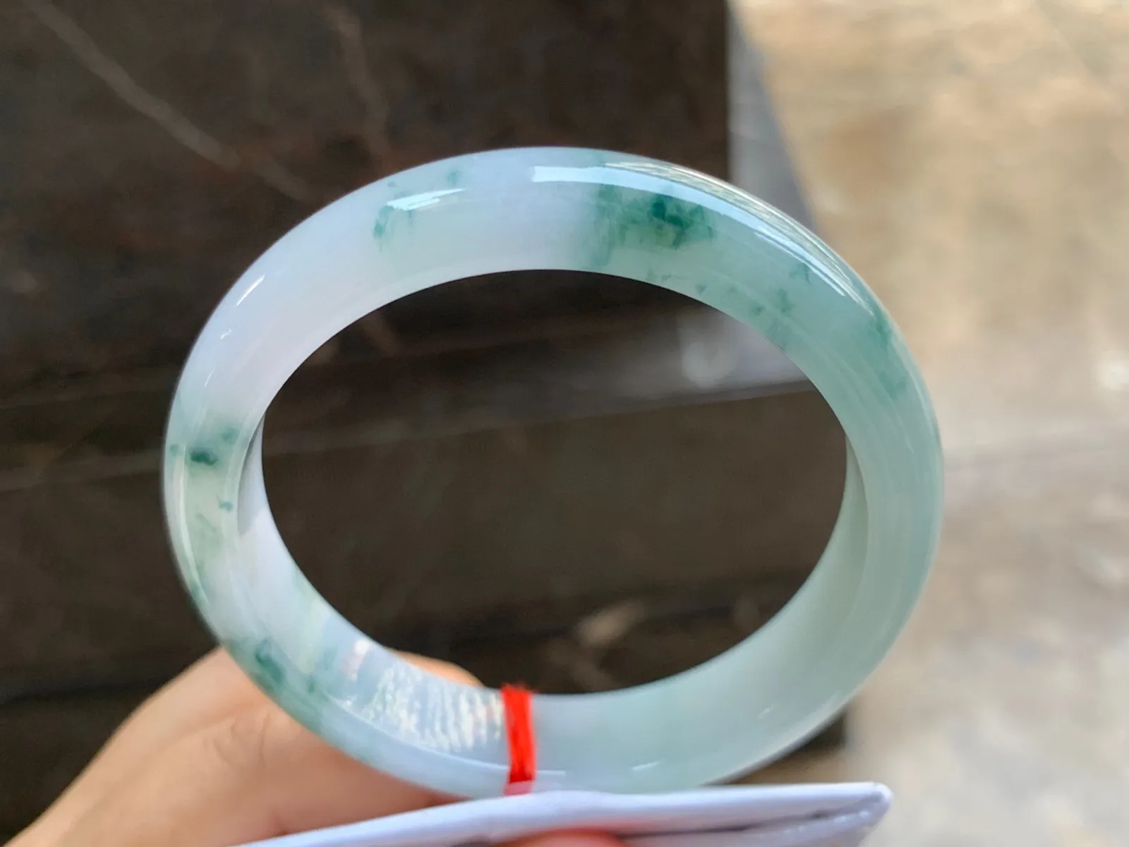 59-12.5-8mm
飘花手镯 底子细腻  带点淡粉底 很漂亮