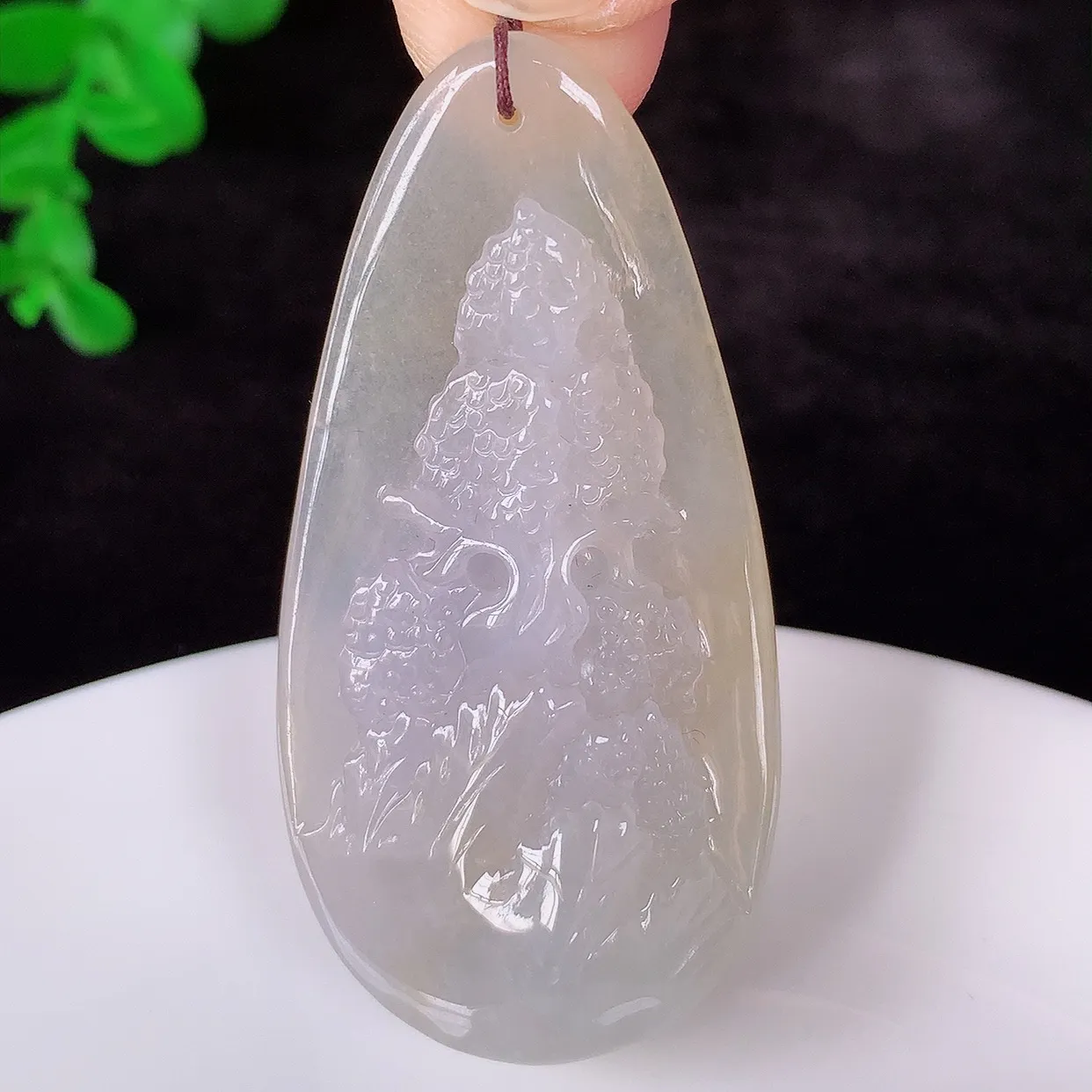 自然光实拍，冰润冰黄翡翡翠山水牌吊坠，翡翠山水，立体生动形象，山水素材布局合理，意境感佳，佩戴上身效果更高贵 #60.14