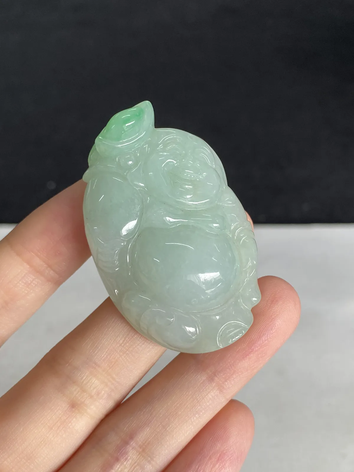 翡翠糯化种飘绿吊坠