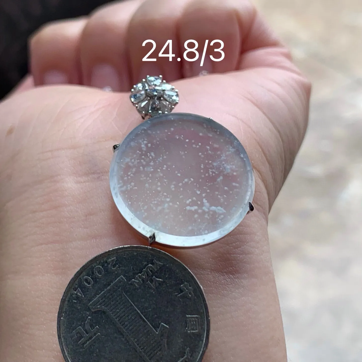 雪花棉圆牌
真金镶嵌 精致