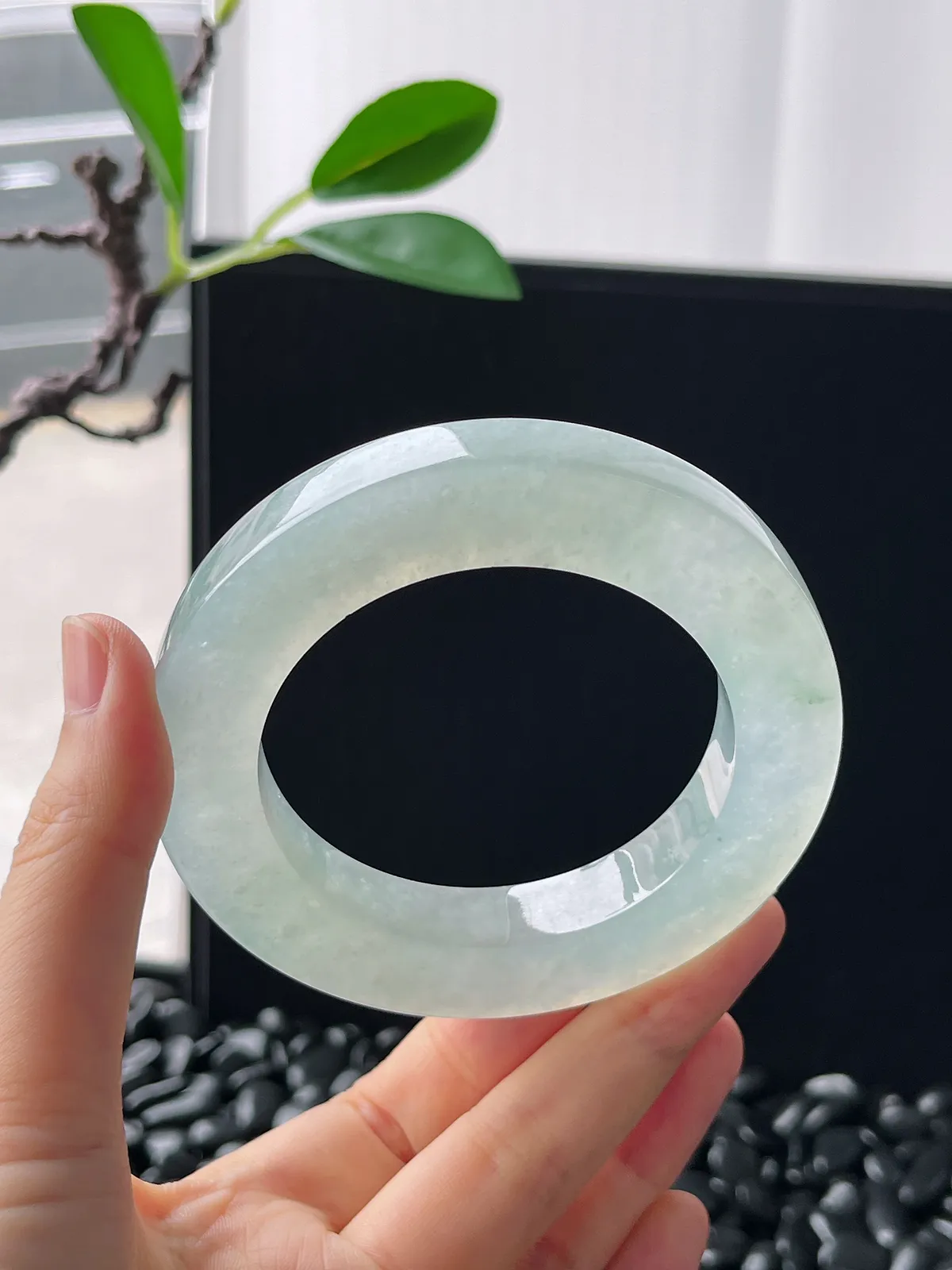 翡翠镯胚，⭕️正圈最大做64，圆条最大做60。最小做55。尺寸80-55-11-12.5