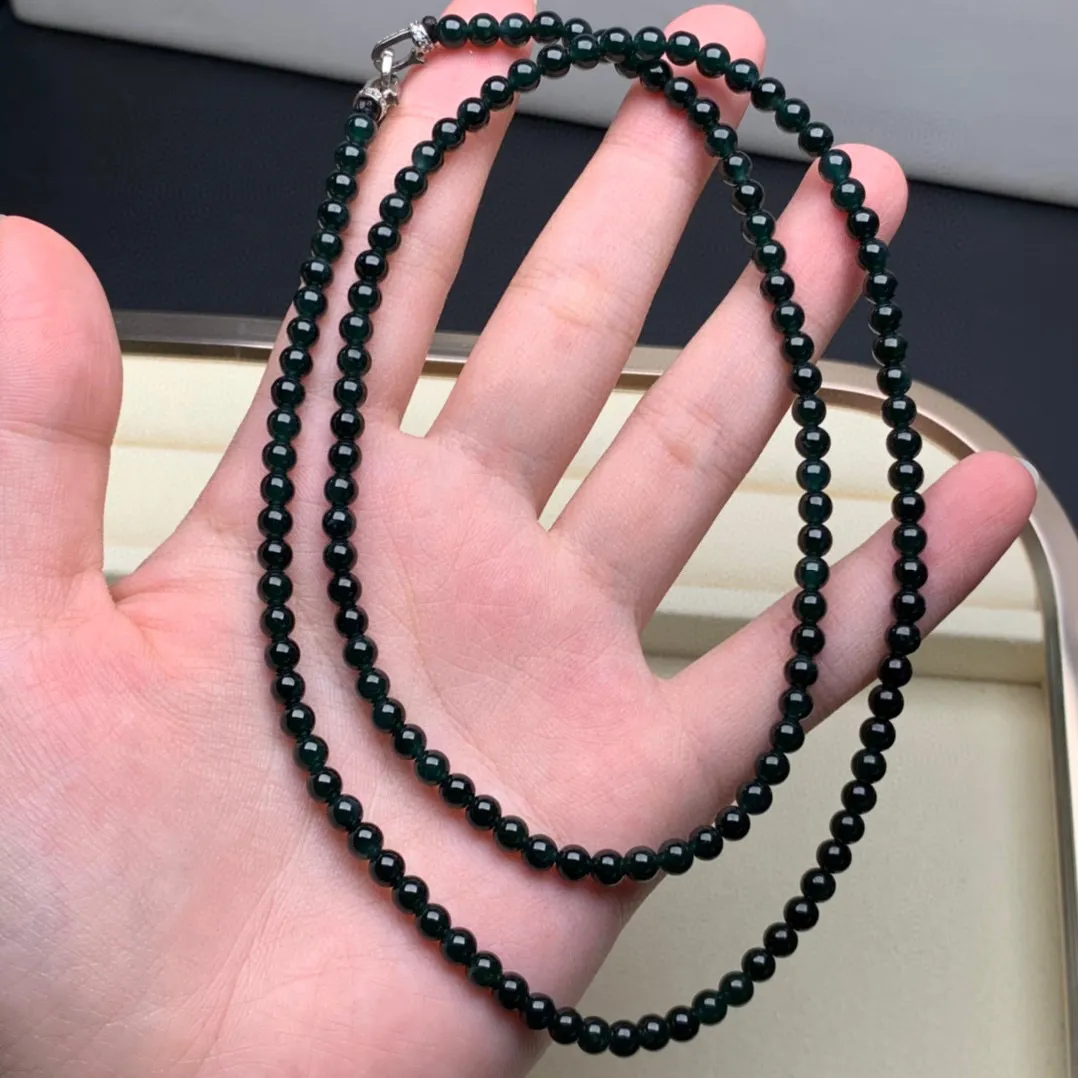 天然墨翠珠串珠子珠链手串，黑度油亮 种老起胶 肉质细腻 打灯冰透十足 色绿，尺寸见下图，可做项链 戴手上或绑挂件戴