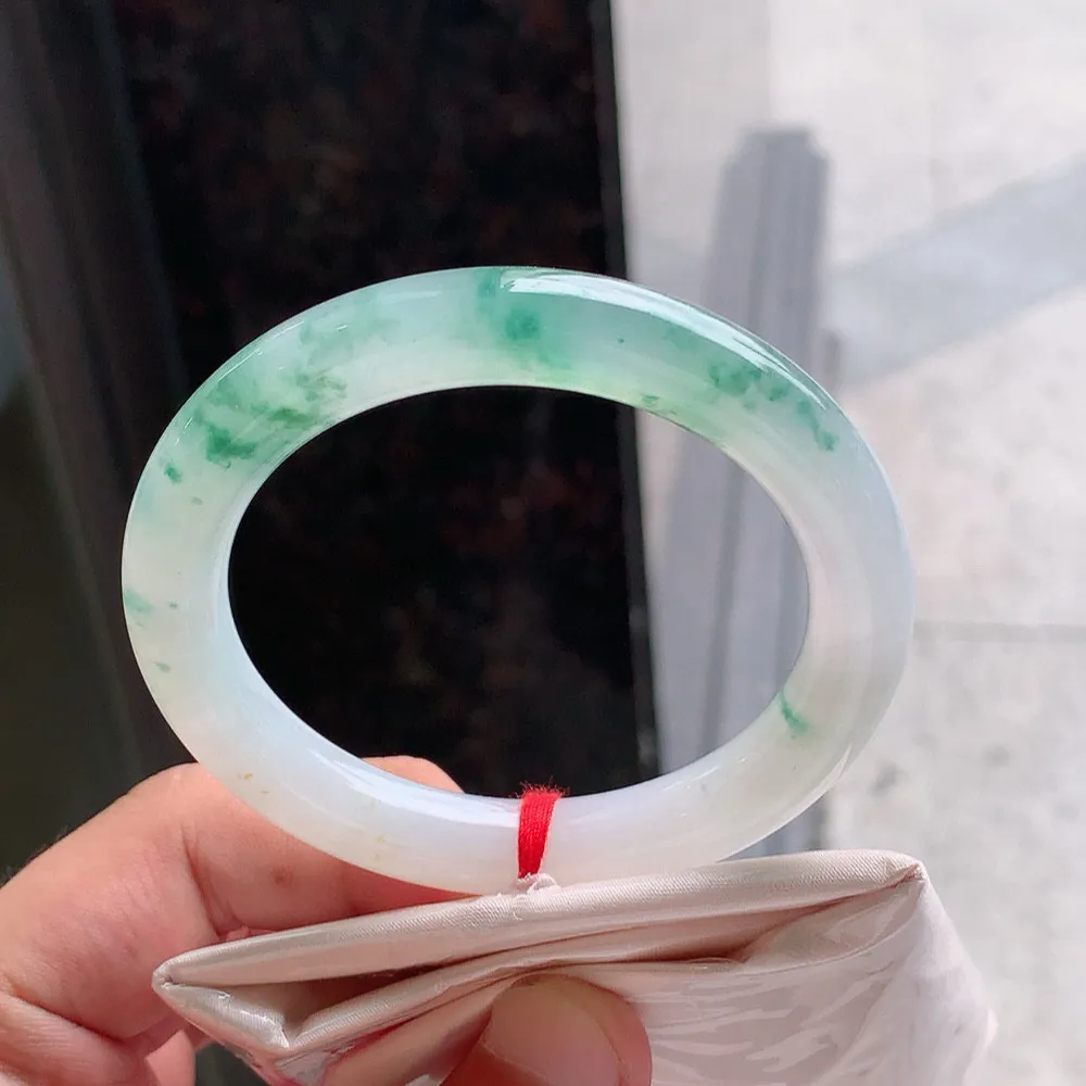 圆条高冰飘花 无瑕 尺寸:54.2/10 花美 种水好🥰🥰