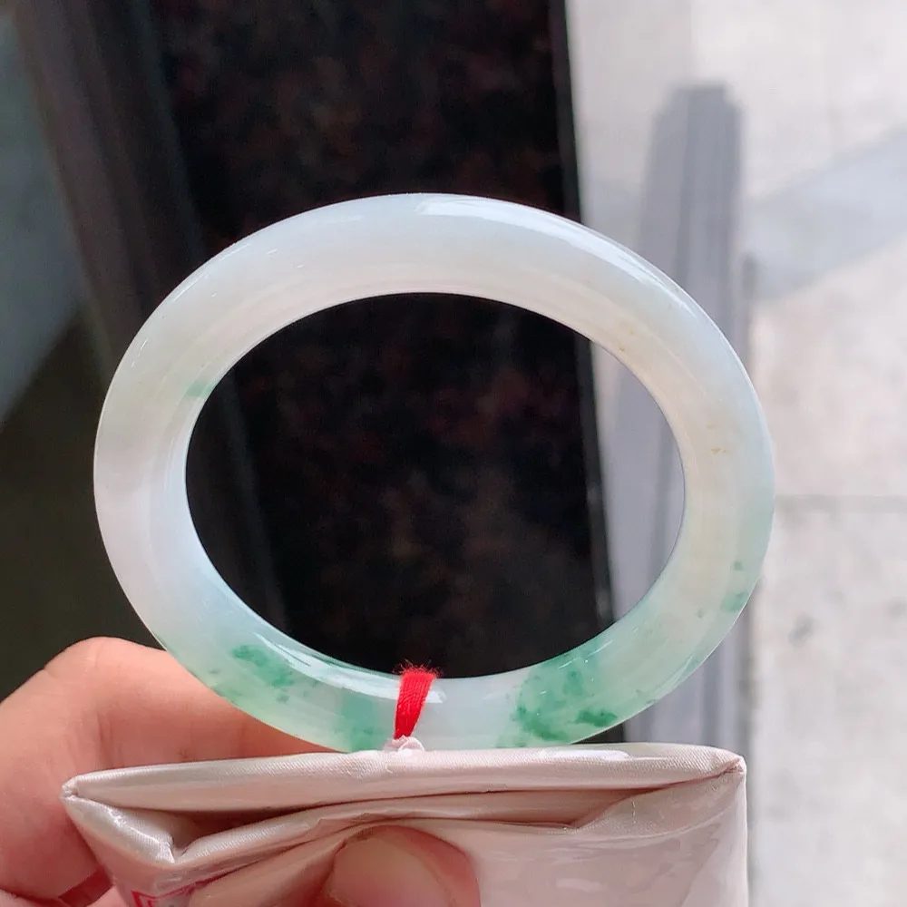 圆条高冰飘花 无瑕 尺寸:54.2/10 花美 种水好🥰🥰